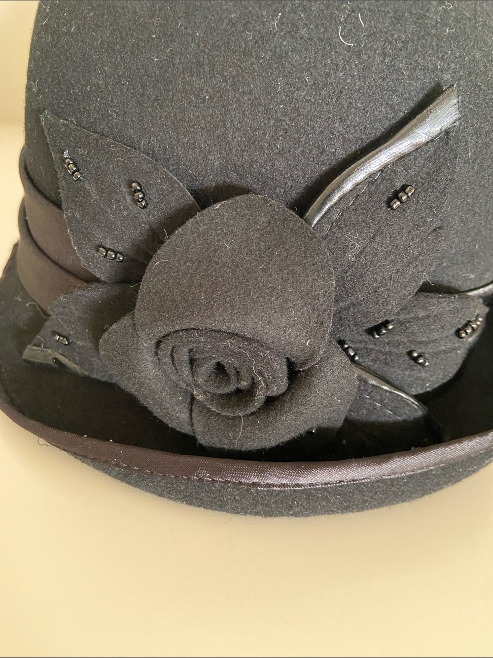 Vintage Style Black Cloche Hat - Picture 2 of 6